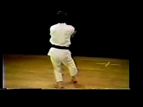Hirokazu Kanazawa 10º Dan Gojushiho Sho