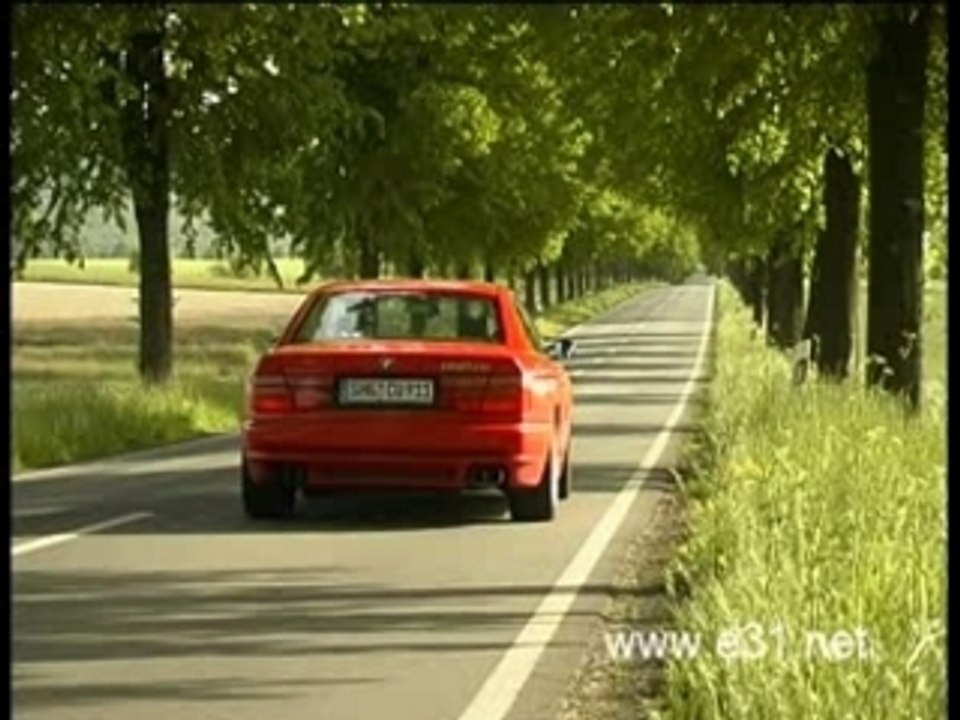 BMW 850CSI E31 in full action