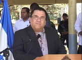 El Presidente Hernández entregó 400 motos y 84 radio patrullas a la Policía Nacional