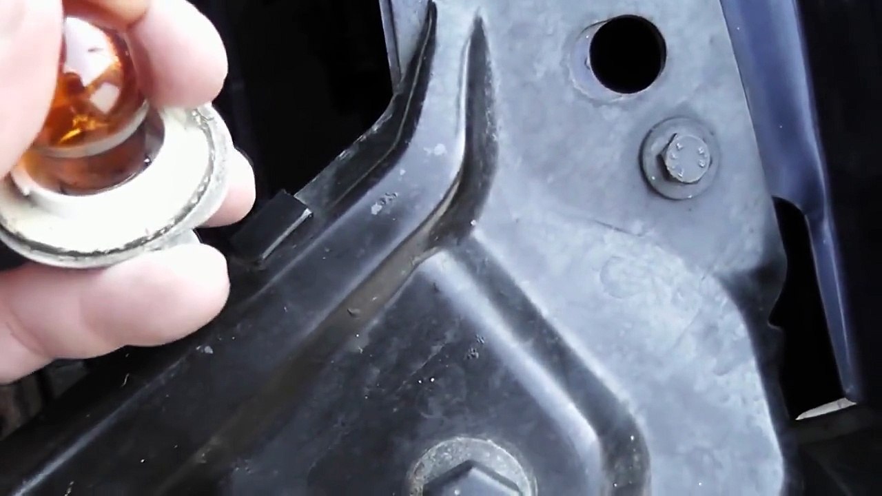 Skoda Octavia ,how to replace bulbs )))