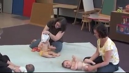 طريقة عمل مساج للرضع للتخلص من الغازات