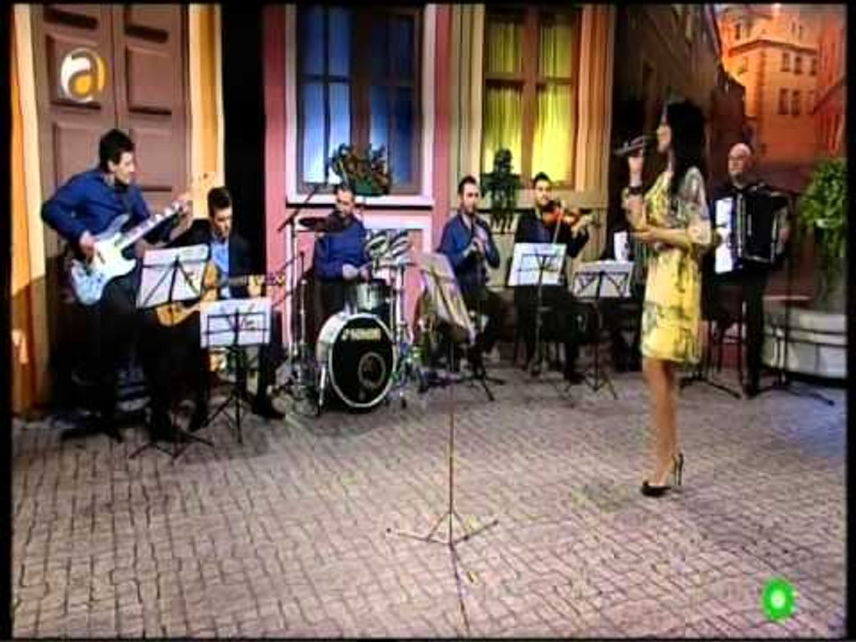 Savetka Gorgievska - Ja izlezi stara majko na pendzereto