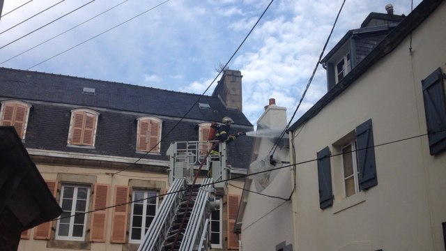 Les pompiers de Morlaix circonscrivent l'incendie