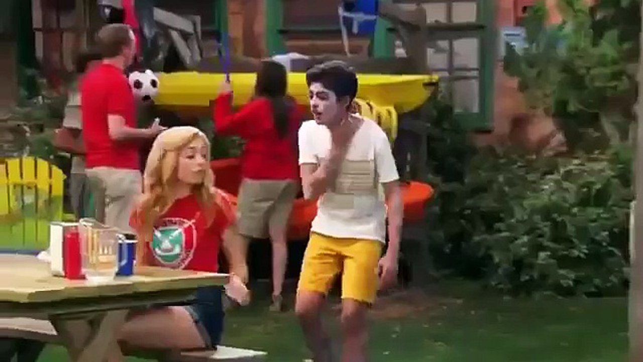 Gone Girl Sneak Peek | BUNK'D