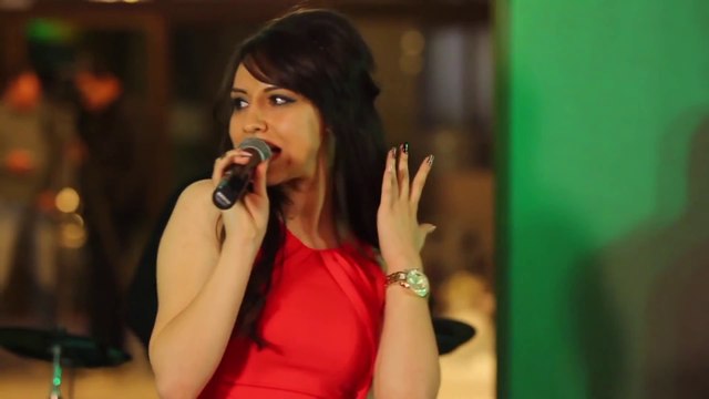 Stojne Nikolova Bakni me