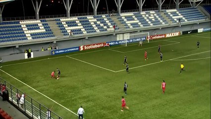 CONCACAF - Queretaro concède un terrible csc en fin de match
