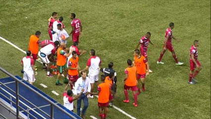 CONCACAF - Queretaro concède un terrible csc en fin de match
