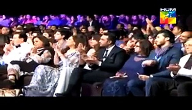 Check the Reaction of Mahira Khan When Saba Qamar Won Best Actress Award