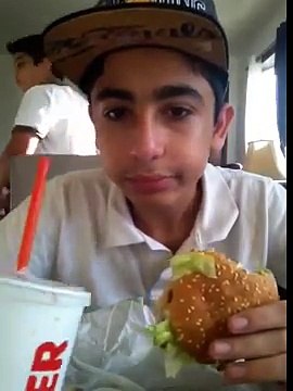 ASMR FOOD CRUNCHY CHICKEN SANDWICH FROM BURGERKING DELICIOUS SOUNDS