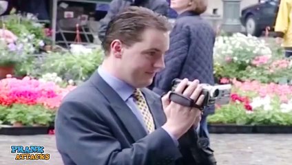 Couple Making out in Public Prank