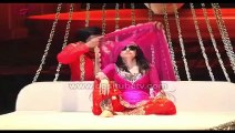 Jhalak Dikhhla Jaa Reloaded - Contestants Sanaya Irani VS Scarlett Wilson - Must Watch