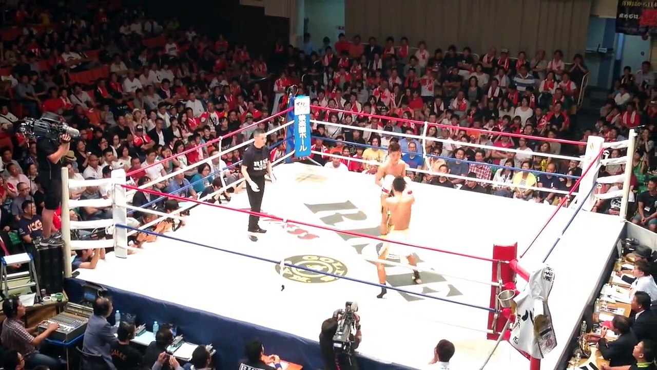 村越優汰vs那須川天心 １Ｒ
