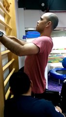 Julio García trabaja en su rehabilitación para volver a caminar