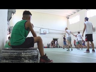 Napoli - Nasce a Barra il primo "Punto Luce" di Save the Children (27.08.15)