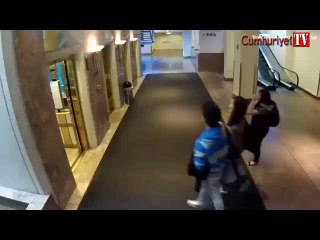 Sesle çalışan asansör şakası