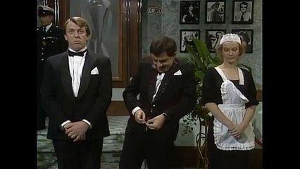 Mr. Bean - Meeting the Queen- Headbutting the Queen - Queen's Jubilee 2012