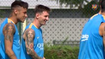 Recuperado de caxumba, Neymar treina ao lado de Messi e Suárez
