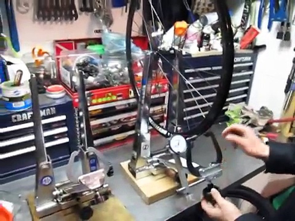 Park Tool Newest Truing Stand TS-2.2 vs. TS-2 ts2