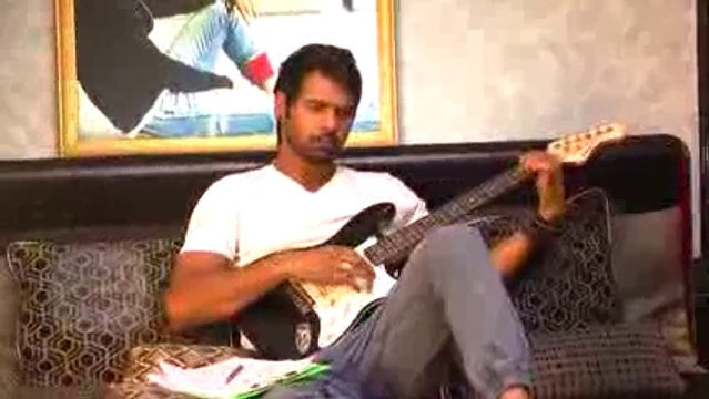 Abhi Hai Pragya Ko Laker Pareshaan Usse Yaad Aa Rahe Hai Pragya Ke Saath kaate Hue Lamhe - 28 August 2015 - Kumkum Bhagya