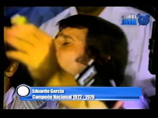 Eduardo "Ñato" Garcia cantando