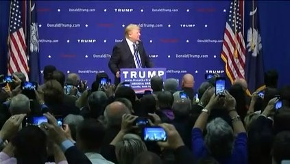 "Ce sont mes cheveux, je le jure" : Donald Trump veut démontrer qu'il ne porte pas de postiche