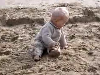 Léo à la plage aux Sables d'Olonne