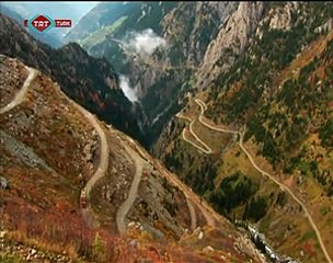 harika bi doga olayı sarp gecitten gecen süper yük tasıyıcıları