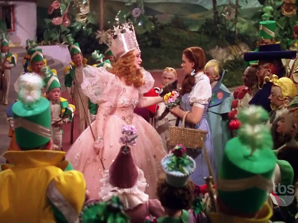 Judy Garland - The Wizard of Oz (1939) - Follow the Yellow Brick Road