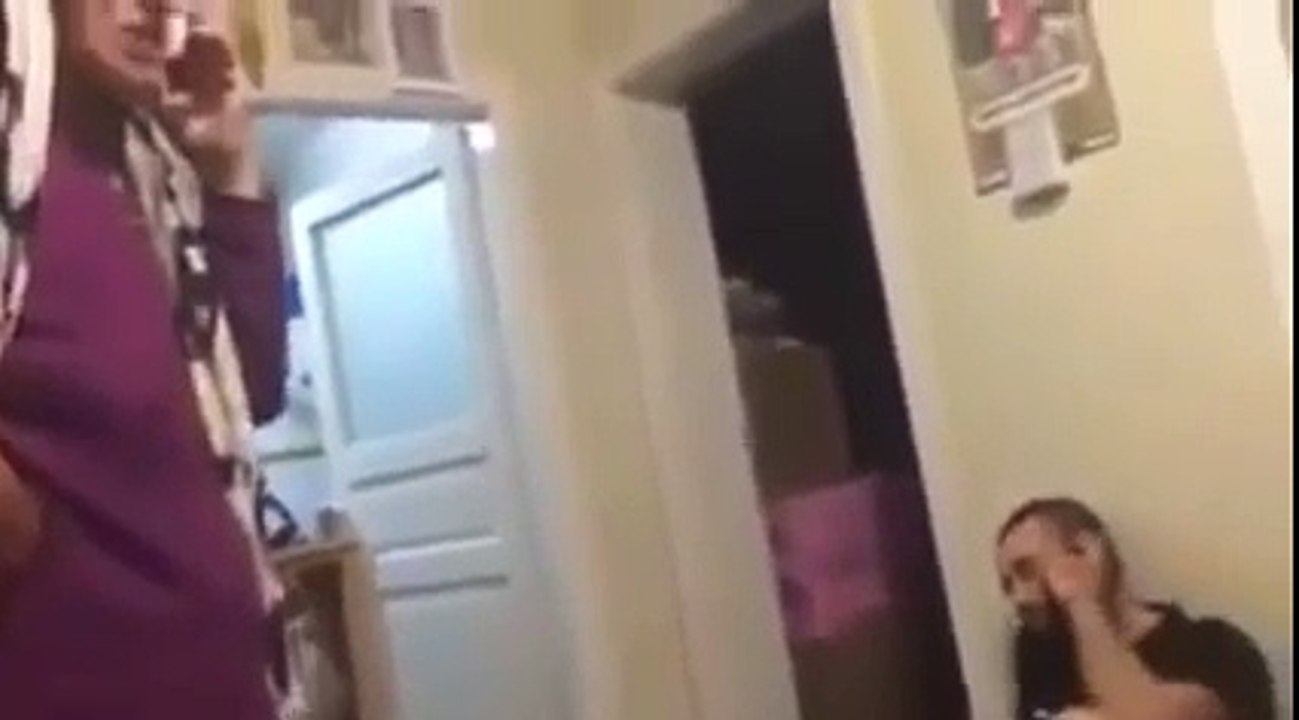 Babaannesine Eşek Şakası Yapan Torun