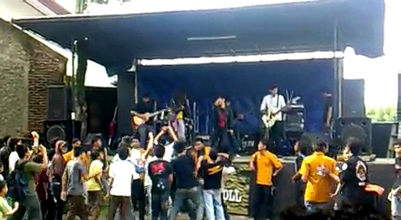 D-51 FEAT REZANOV GRIBS @ SLANKER MOTOR SERANG 1ST PARTY - FEAT. ROCKER (GRIBS).mp4