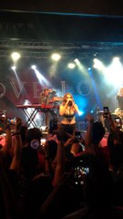 Tove Lo canta Habits em show no Rio de Janeiro