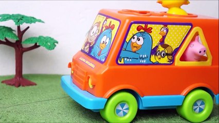 Pig George e Peppa Pig Passeando na Baby Van da Galinha Pintadinha em Português Disney ToytoysKids