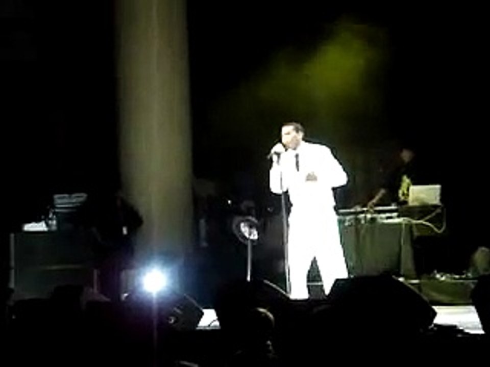 Chris Brown's Tribute to MJ