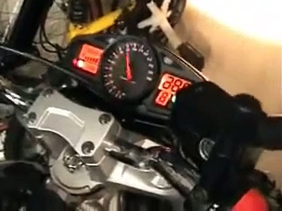 Suzuki GSR 600