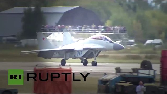 MAKS 2015 Air Show New MiG 35 fighter jet vs Yak 130 light attack aircraft in MAKS 2015