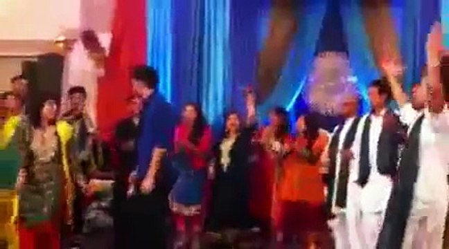Boys and Girls combine dance in pakistani mehndi