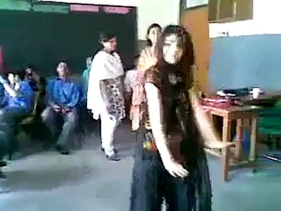 Cute girl Alishba dancing in College