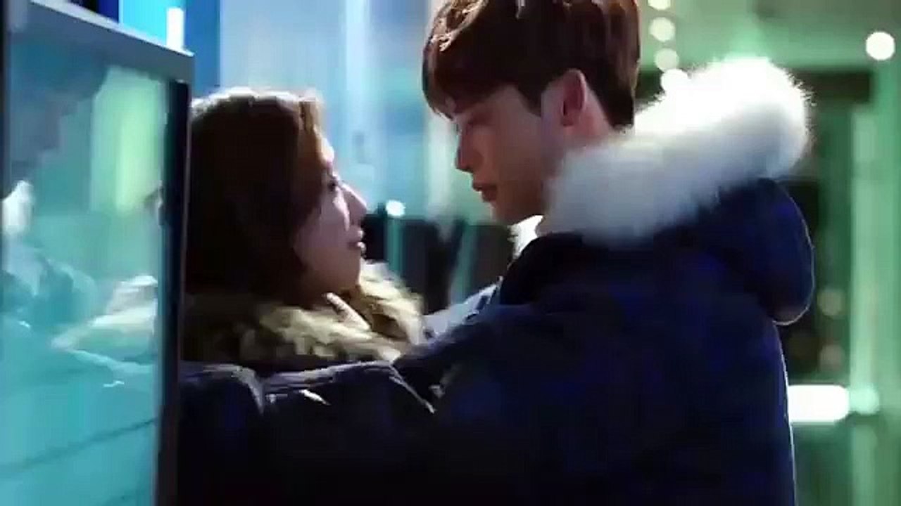 Lee Jong Suk & Park Shin Hye Kiss in tear