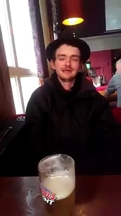 irish funny man (teeth absent)