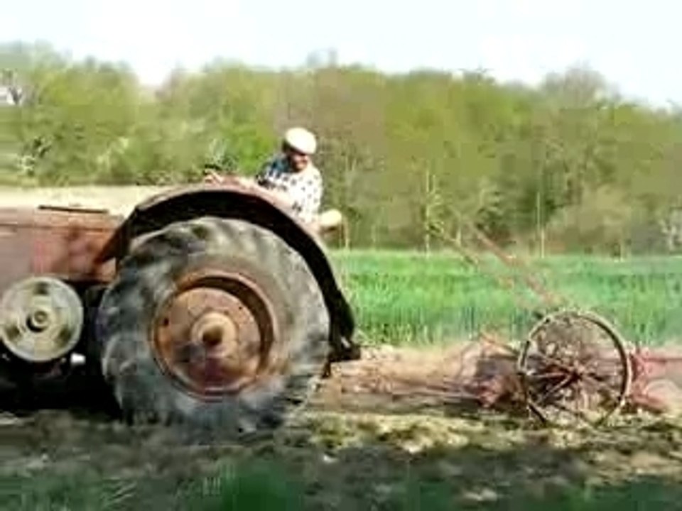 labour avec le SFV et charrue trainée