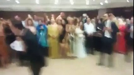 تونسي يحتفل بزواجه بطريقة خاصة !