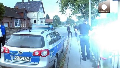 Германия: жители Хайденау приветствуют беженцев