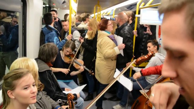 Czesław Niemen Sen o Warszawie - pierwszy przejazd pociągu Inspiro w warszawskim metrze