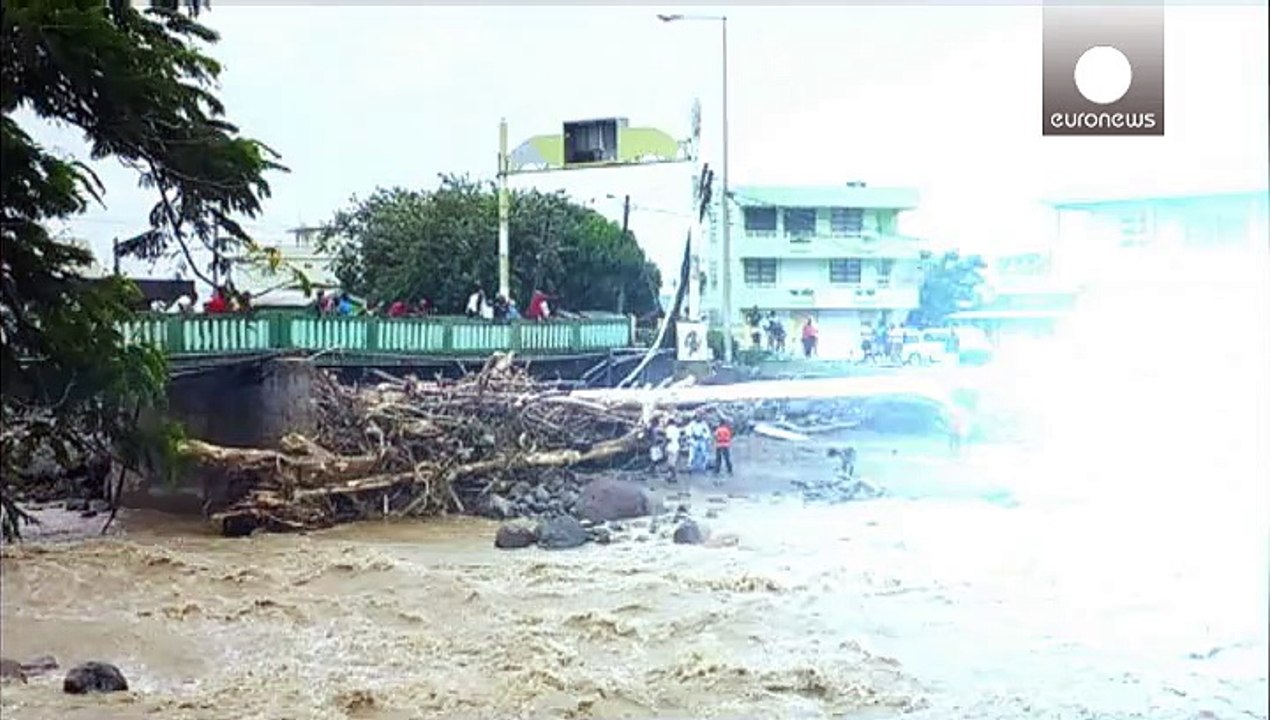 La tempête Erika ravage la Dominique et poursuit sa route dans les Caraïbes
