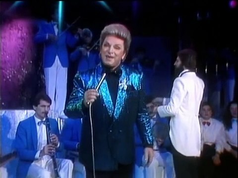 Zeki Müren - Ah Bu Şarkıların Gözü Kör Olsun