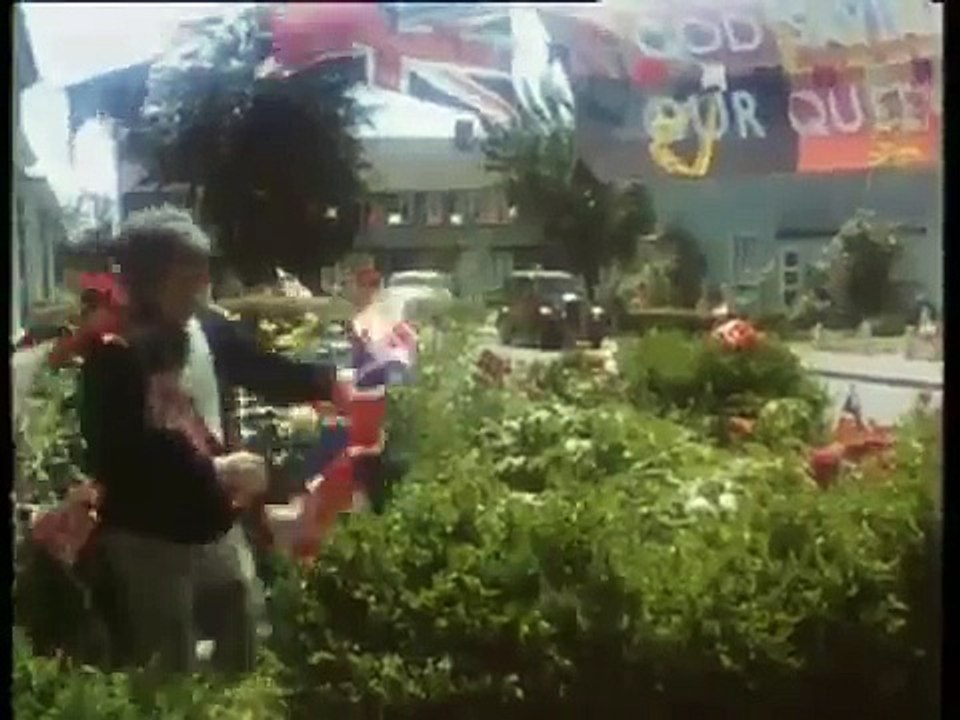 A Hitch In Time   MP4 360p all devices