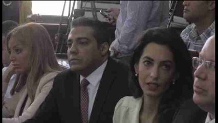 Amal Clooney, sobre juicio a periodistas en Egipto: "sienta un precedente peligroso"