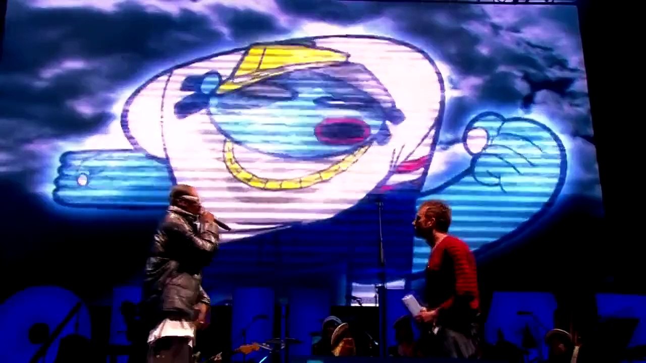 Gorillaz Live at Glastonbury (HD) - Clint Eastwood (With Snoop Dogg)