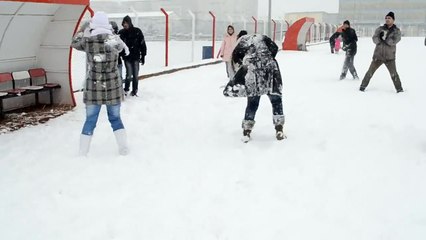 A snow prank on my friend turned back on me.. HARD