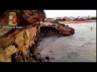 Ragusa - Polizia  arresta spacciatori a Punta Braccetto (29.08.15)